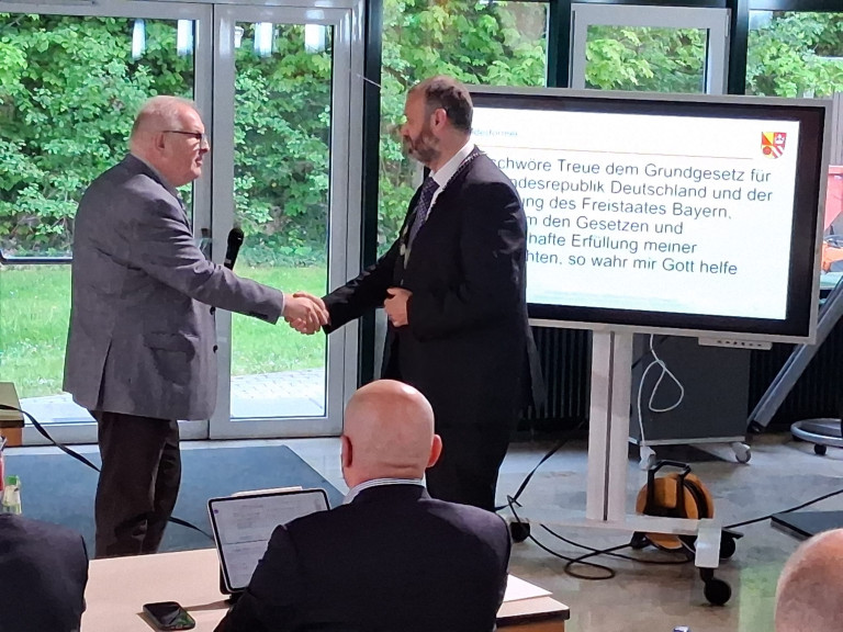 Peter Wischniowski und Martin Maier bei der Vereidigung zum 2. Bürgermeister
