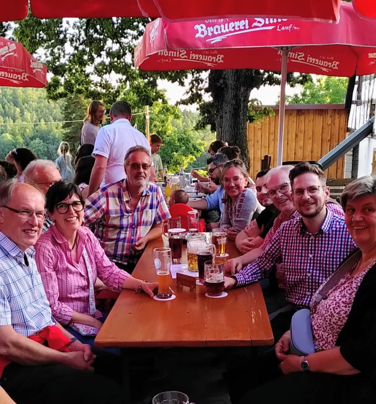 von links: Erwin Schlosser, Martina Baumann, Klaus Raschendorfer, Sabine Raschendorfer, Patrik Papst, Peter Wischniowski, Marius Elsner und Ursula Schlosser