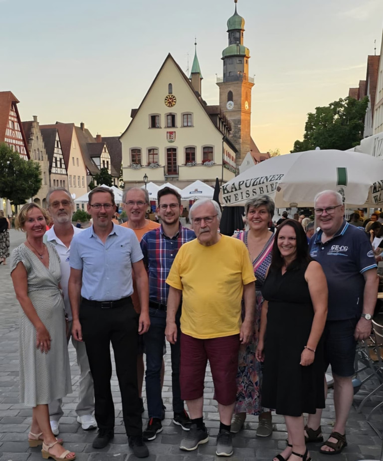 von links: Sabine und Klaus Raschendorfer, Mike Korn, Erwin Schlosser, Marius Elsner, Bernd Pieger, Ursula Schlosser, Heike Stengl und Peter Wischniowski